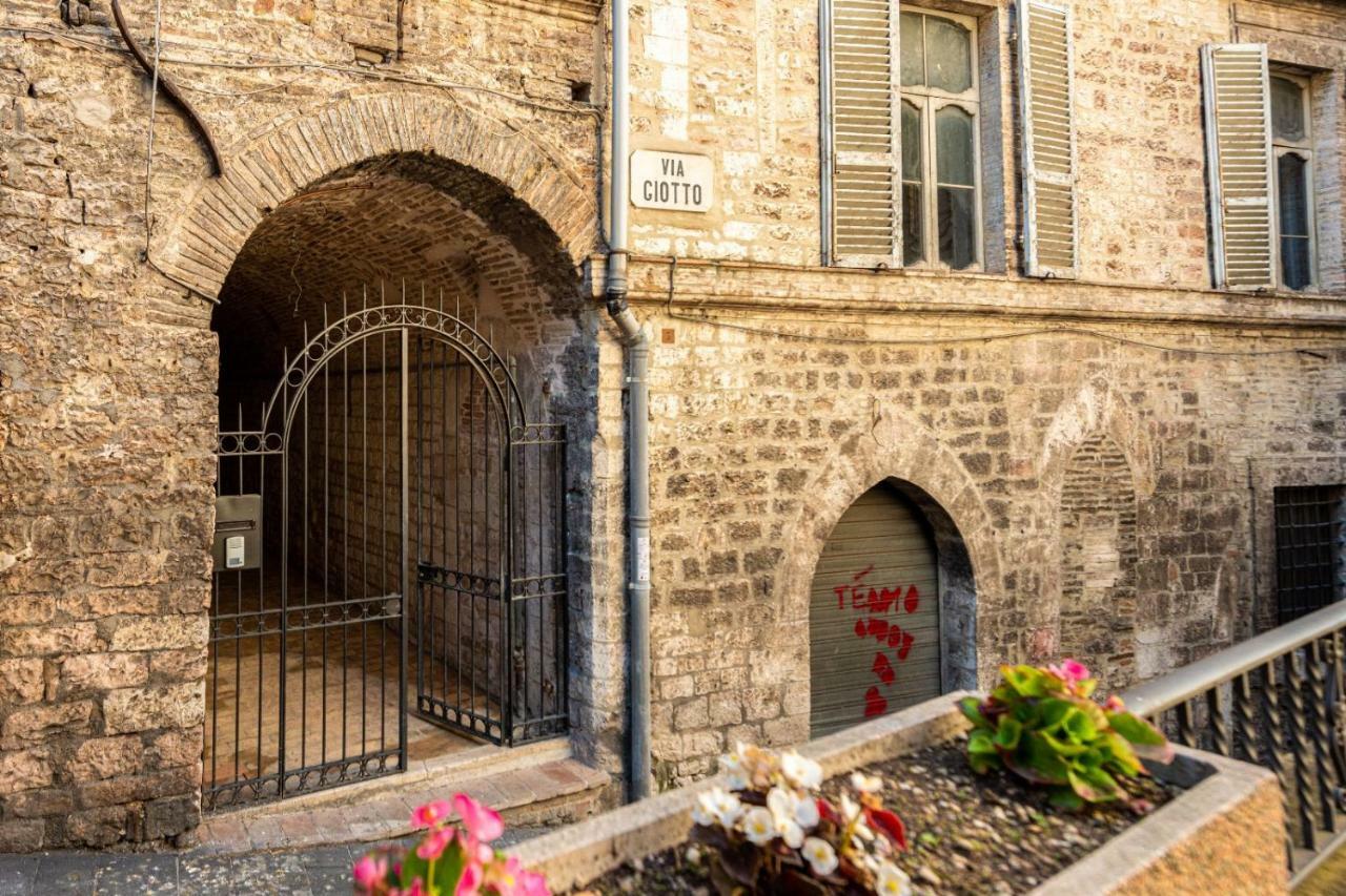 La Casa Dell'Artista Apartment Assisi Exterior photo